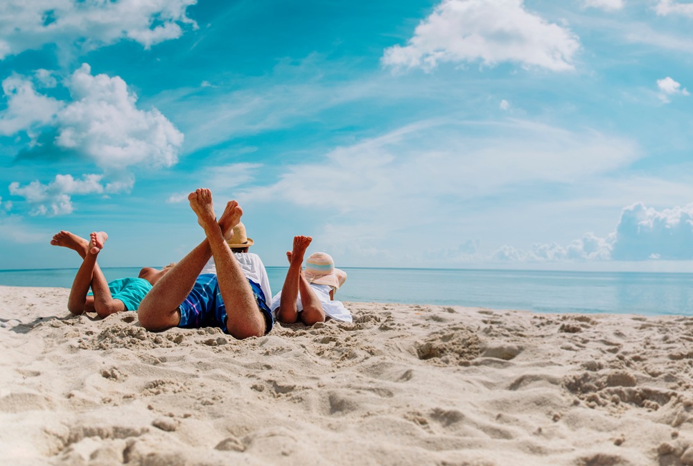 Vacances d’été 2025 des Français : juillet recule, août aussi